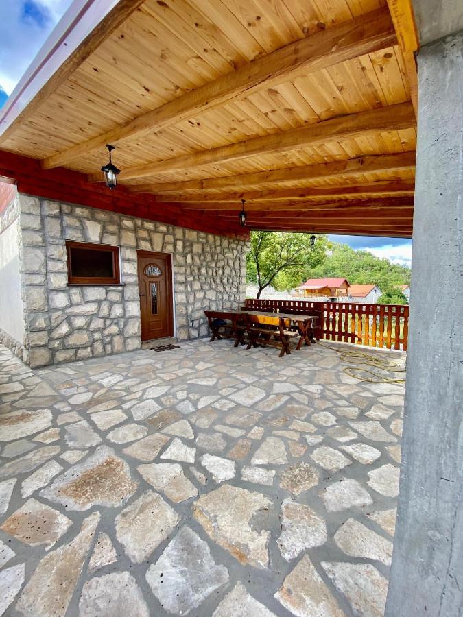 Mountain Village House Цетине Екстериор снимка