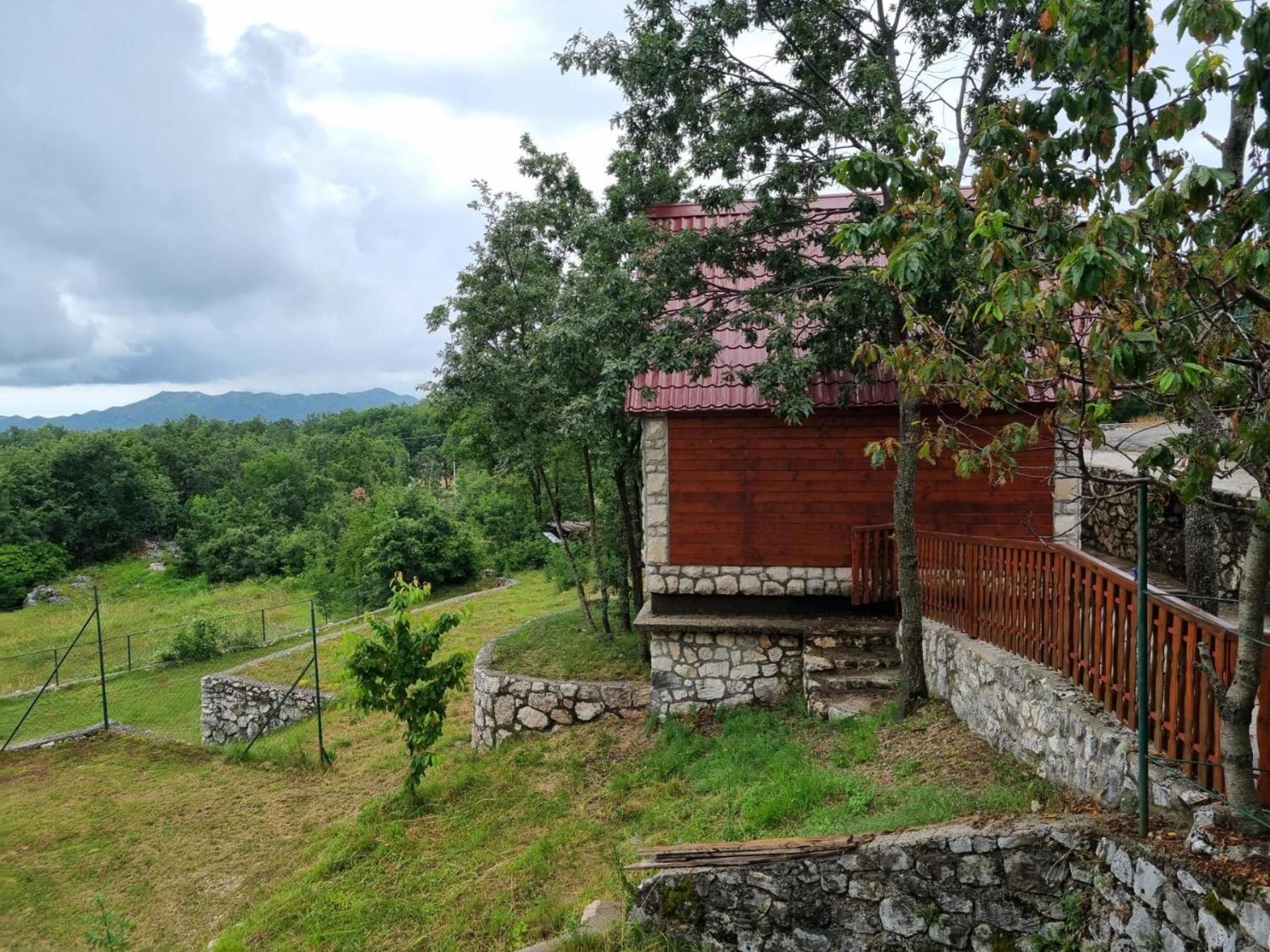 Mountain Village House Цетине Екстериор снимка