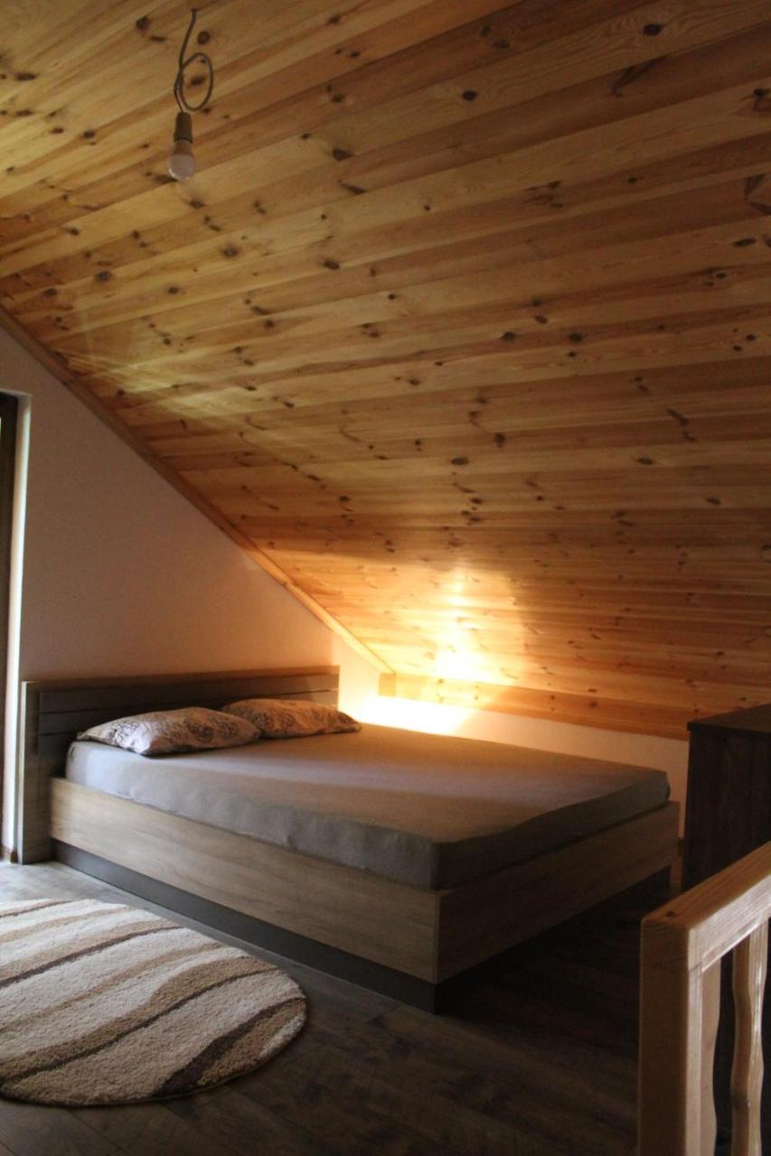 Mountain Village House Цетине Екстериор снимка